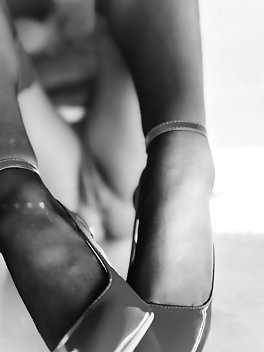 Old and young sluts getting fucked by guys on OlderWomanFun