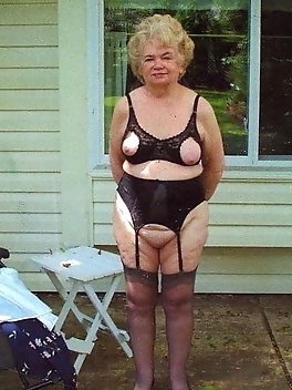 Very old granny is still a good whore