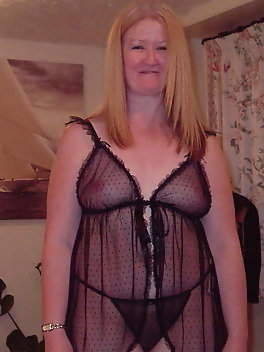 Older grannies are posing undressed on cam