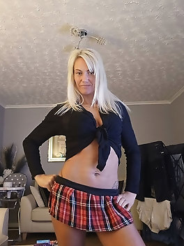 Gorgeous bitch is playing with her vibrator
